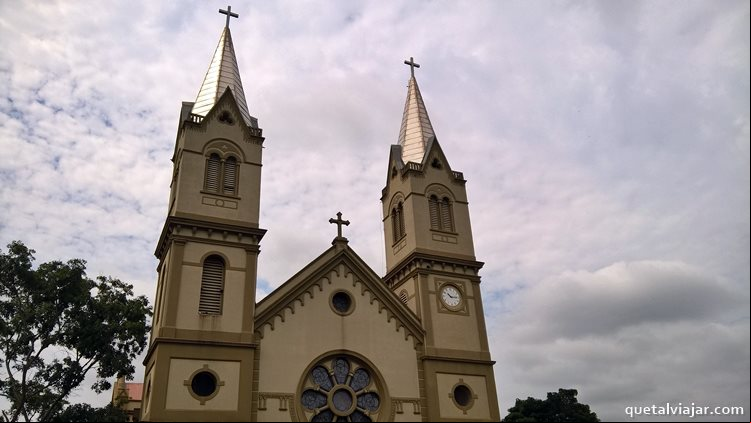 Igreja no Centro da cidade de Brotas - S
