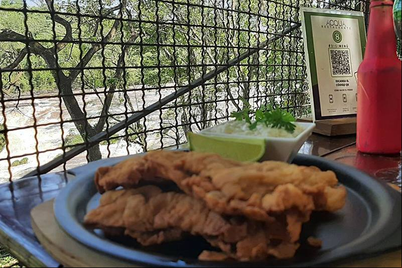 O restaurante Acqua com vista panor
