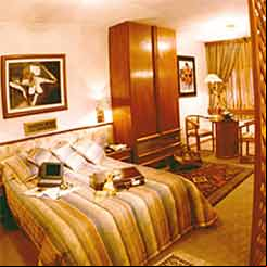 Lira Hotel - Curitiba - Paran